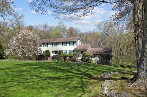 17 Perry Ct, North Castle, NY 10504