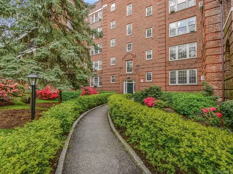 1360 Midland Ave #2F, Yonkers, NY 10708