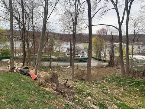 94 Shore Dr, Southeast, NY 10509