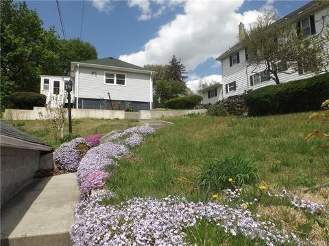 1018 Frost Ln, Peekskill, NY 10566