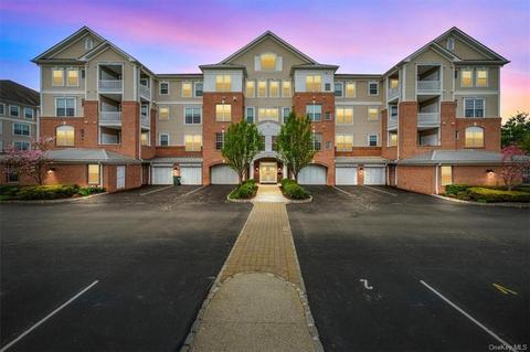 123 Regency Dr #123, Fishkill, NY 12524