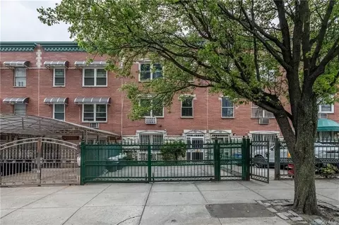 708 Garden St, New York, NY 10457