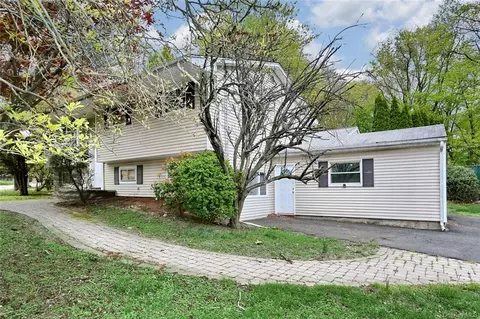 17 Murray Dr, Ramapo, NY 10952