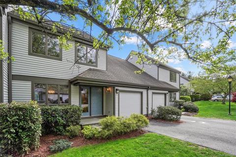33 Adela Ct, Yorktown, NY 10598