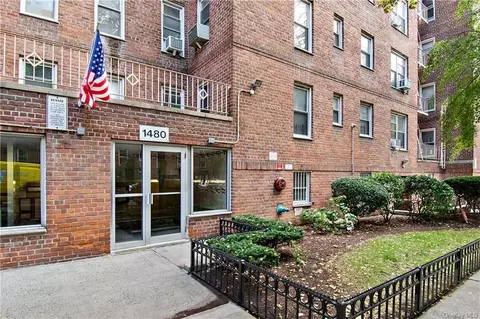 1480 Thieriot Ave #4E, New York, NY 10460