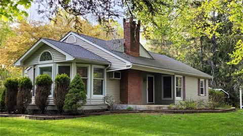 6 Blaney Rd, Southeast, NY 10509