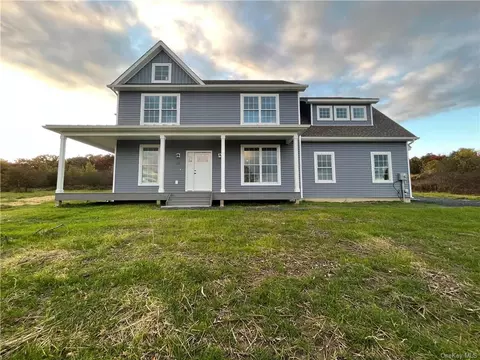 71 Tally Ho Rd, Mount Hope, NY 10940