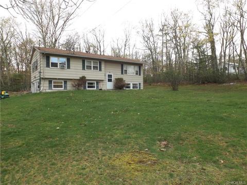 64 Kingfisher Trl, Mamakating, NY 12790