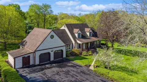 43 Arbor Rd, Hamptonburgh, NY 10916