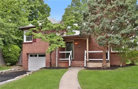 21 Walgrove Ave, Greenburgh, NY 10522