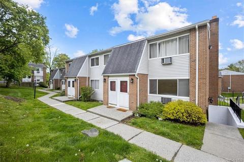 2740 South Rd #F7, Poughkeepsie, NY 12601
