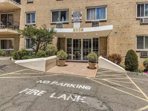 2035 Central Park Ave #1F, Yonkers, NY 10710