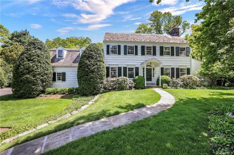 266 Old Colony Rd, Greenburgh, NY 10530