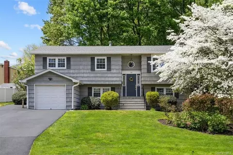 106 Burke Ct, Cortlandt, NY 10511