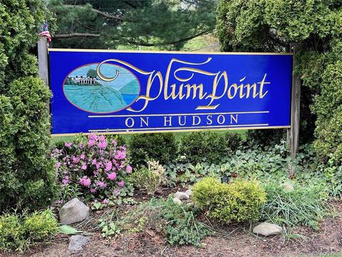 501 Barberry Ln, New Windsor, NY 12553