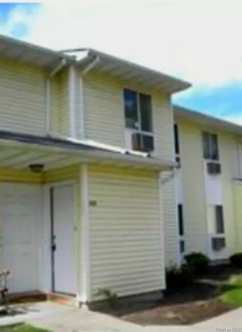 350 Ruth Ct, Middletown, NY 10940