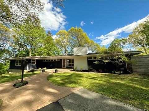 19 Dogwood Hills Rd, Newburgh, NY 12550
