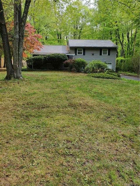 84 Sarvis Ln, Newburgh, NY 12550