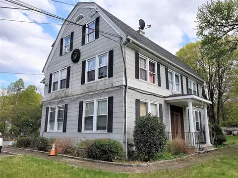 1061 Oregon Rd, Cortlandt, NY 10567