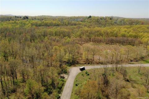 197 Wembly Rd, New Windsor, NY 12553