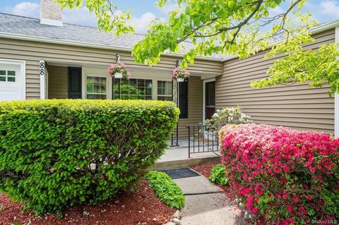 88 Beacon Hill Rd, Greenburgh, NY 10502