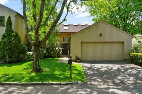 201 Fairway Grn, Mamaroneck, NY 10543
