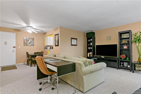 505 Central Ave #827, White Plains, NY 10606