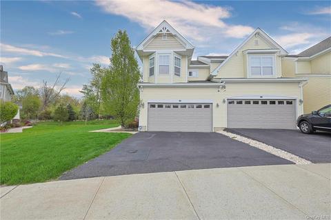 48 Avoncroft Ln, Wallkill, NY 10940
