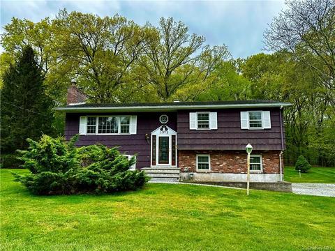 60 Theodore Roosevelt Dr, Orangetown, NY 10913