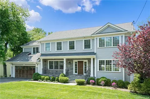12 Carthage Ln, Scarsdale, NY 10583