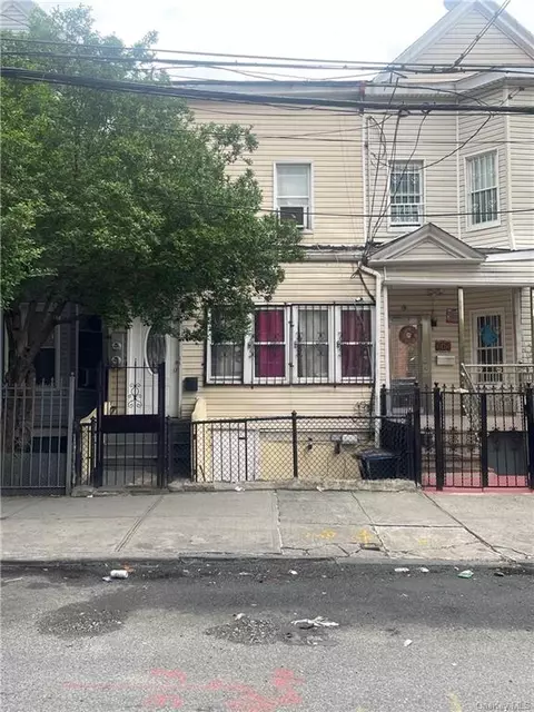 311 E 180th St, Bronx, NY 10457