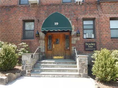 19 S Broadway #5E, Greenburgh, NY 10591