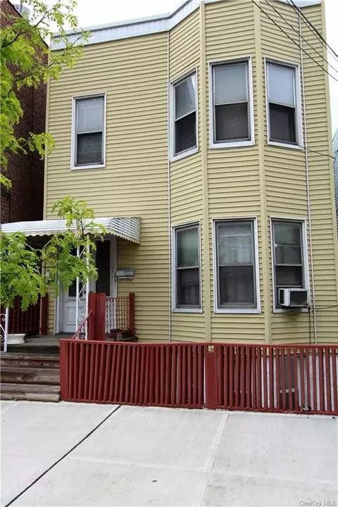 1658 Hunt Ave, Bronx, NY 10462