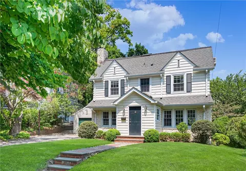 28 Copley Rd, Larchmont, NY 10538