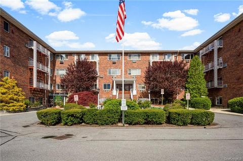 838 Pelhamdale Ave #2C, New Rochelle, NY 10801