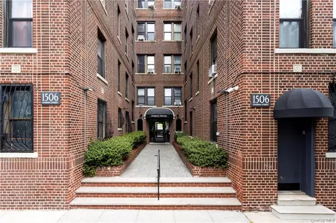 1506 Overing St #2D, Bronx, NY 10461