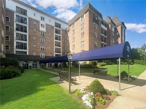 910 Stuart Ave #5M, Mamaroneck, NY 10543