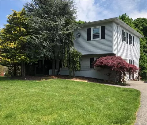 27 Frederick St, Haverstraw, NY 10923