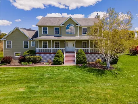 6 Rose Ct, Union Vale, NY 12540
