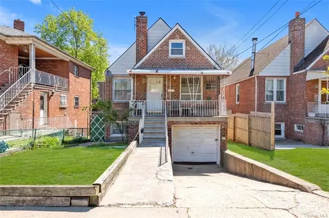 2552 Young Ave, Bronx, NY 10469