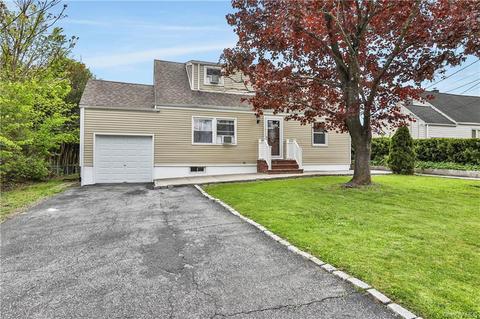 20 Briarbrook Rd, Ossining, NY 10562