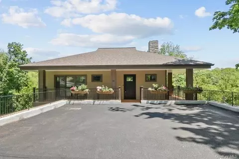 30 Piney Point Ave, Cortlandt, NY 10520