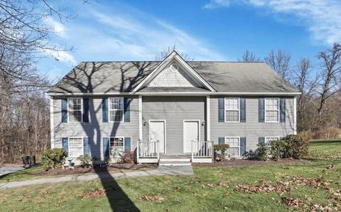 1 Bel Air Dr, Newburgh, NY 12589