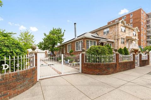 2015 Blackrock Ave, Bronx, NY 10472