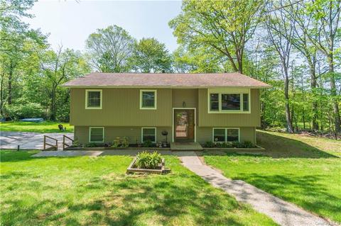 17 Roberts Dr, Monroe, NY 10950