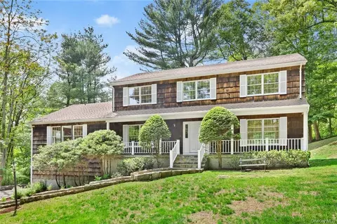 10 Manor Dr, Lewisboro, NY 10526