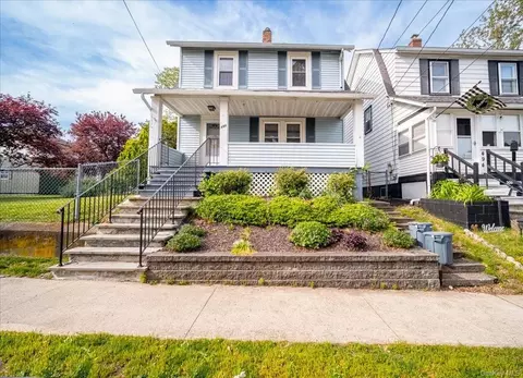 496 1st St, Newburgh, NY 12550