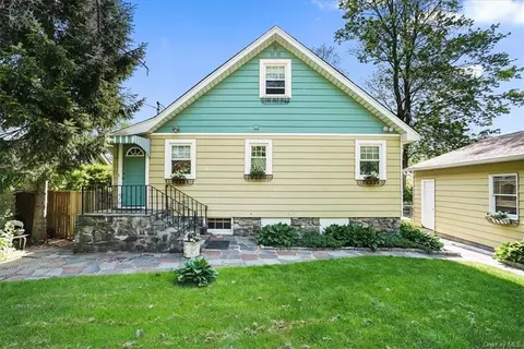 19 Teneyck Ave, Greenwood Lake, NY 10925