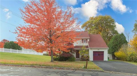 29 Ossman Dr, Pomona, NY 10970