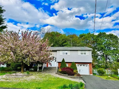 14 Govan Dr, Stony Point, NY 10980